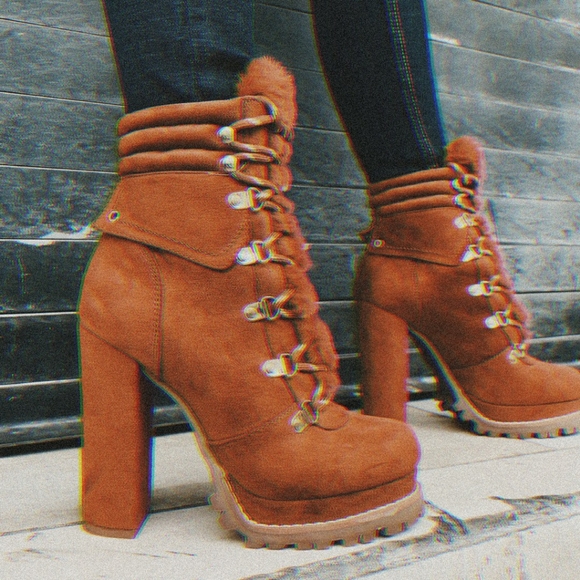 𝙇𝙖𝙨𝙩 𝙎𝙞𝙯 10 🍂🖤Cognac Fur LaceUp Lug Pltfm - Picture 3 of 4